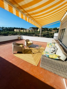 Alquiler de piso en calle Green de Riviera de 3 habitaciones con terraza y piscina
