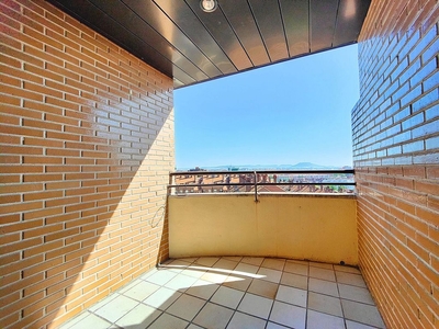 Alquiler de piso en calle Mariano de Los Cobos de 2 habitaciones con terraza y piscina