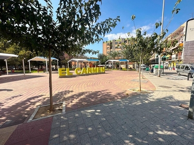 Alquiler de piso en El Carmen de 3 habitaciones con muebles y ascensor