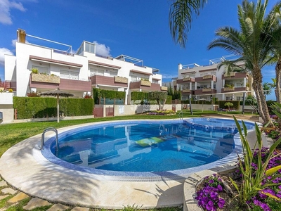 Ático en venta en Altos - La Florida de 2 habitaciones con terraza y piscina