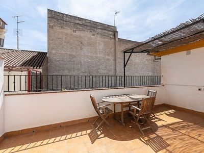 Ático en venta en calle Agua de Cartuja de 4 habitaciones con terraza y balcón