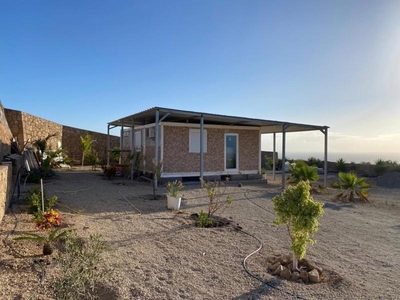 Casa con terreno en Arico