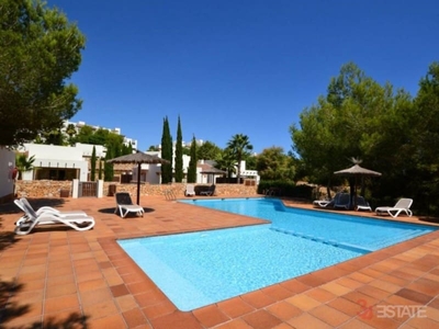 Chalet en venta en Las Colinas Golf, Orihuela, Alicante