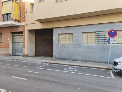 Garaje en venta enc. mossen ricard serrajordia...,viladecans,barcelona