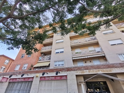 Local en venta enavda. riera de sant llorenç...,viladecans,barcelona