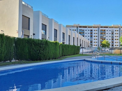 Piso en alquiler en Cabezo de Torres de 3 habitaciones con terraza y piscina