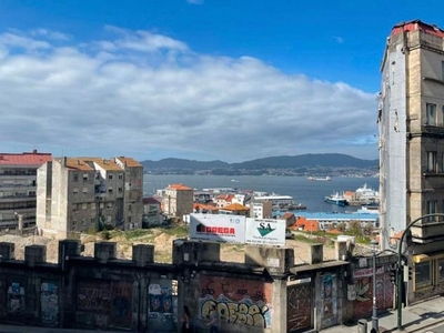 Piso en alquiler en calle De Pi y Margall de 5 habitaciones con terraza y garaje