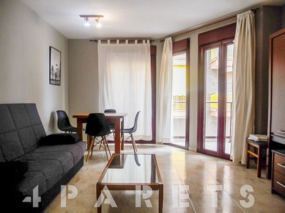 Piso en alquiler en Casco Urbano de 2 habitaciones con muebles y balcón