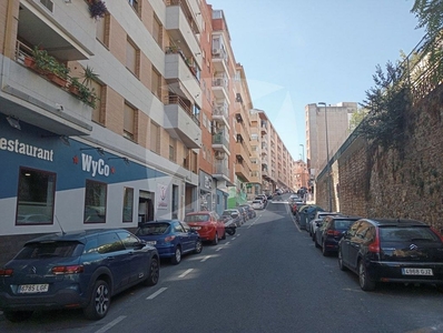 Piso en alquiler en Centro - Cáceres de 4 habitaciones con terraza y garaje