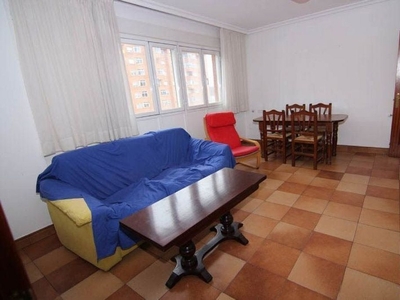 Piso en alquiler en Fuensanta - Universidad de 2 habitaciones con terraza y piscina