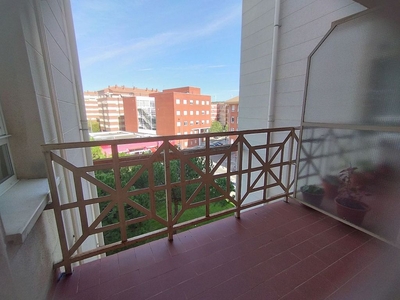 Piso en alquiler en Santiago - San Telmo de 2 habitaciones con terraza y garaje