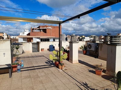 Piso en venta en calle De Gabriel Carbonell de 3 habitaciones con terraza y aire acondicionado
