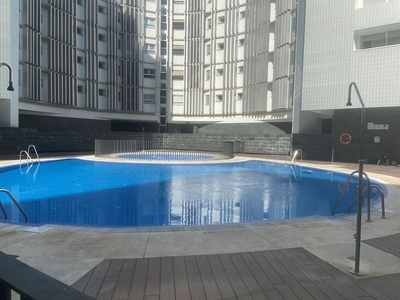 Piso en venta en calle Ramón Carande de 5 habitaciones con terraza y piscina