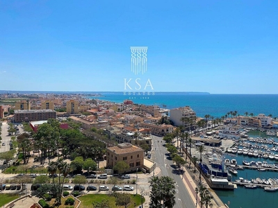 Piso en venta en Llevant - La Soledat Sud de 3 habitaciones con terraza y garaje