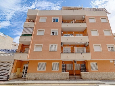 Piso en venta en Playa de los Locos de 2 habitaciones con terraza y balcón