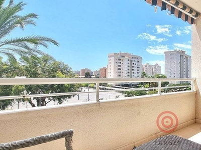 Piso en venta en Playa de San Juan de 2 habitaciones con terraza y piscina