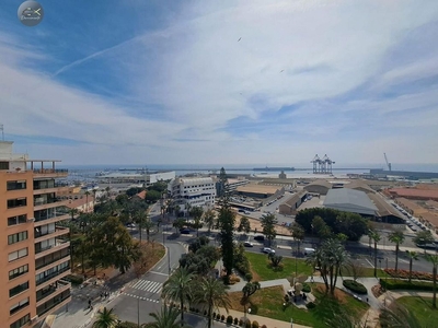 Venta de ático en Centro - Alicante de 4 habitaciones con balcón y aire acondicionado