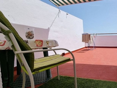 Venta de ático en El Padrón - El Velerín - Voladilla de 1 habitación con terraza y piscina