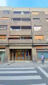 Venta de piso en calle Juan José Lorente de 3 habitaciones con terraza y piscina