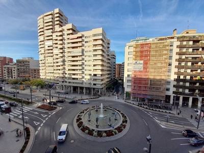 Venta de piso en Centro - Logroño de 4 habitaciones con terraza y garaje