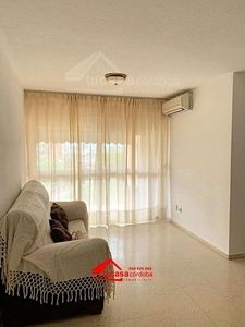 Venta de piso en Fuensanta- Arcángel de 3 habitaciones con terraza y aire acondicionado