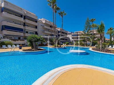 Venta de piso en Los Cristianos - Playa de las Américas de 2 habitaciones con terraza y piscina