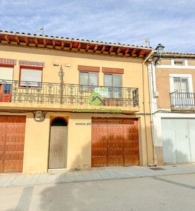 Venta de piso en San Esteban de Gormaz de 4 habitaciones con terraza y garaje