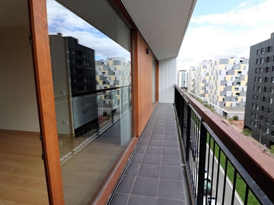 Venta de piso en Zabalgana - Ariznabarra de 3 habitaciones con terraza y garaje