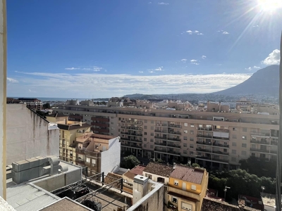 Apartamento en venta en Centro Urbano, Dénia, Alicante