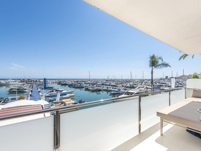 Ático en venta en Puerto Banus, Marbella, Málaga