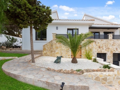 Chalet en venta en Los Balcones, Alicante