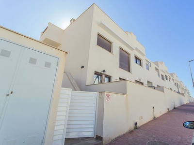 Chalet en venta en Los Balcones, Alicante