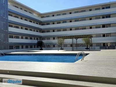 Gran apartamento de alquiler en Sant Antoni de Calonge, con parking y piscina