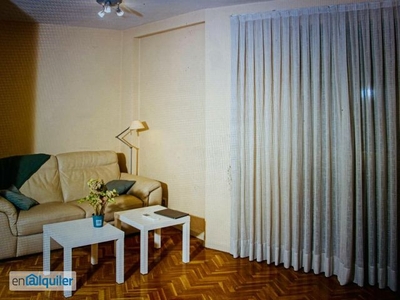 Magnifico y luminoso piso amueblado, de 135 m2 y 3 habitaciones, próximo al metro Callao