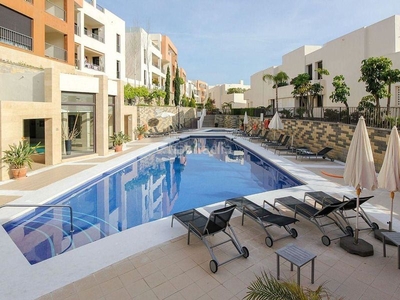 Alquiler apartamento un apartamento moderno y espacioso con hermosas vistas al mar en Marbella