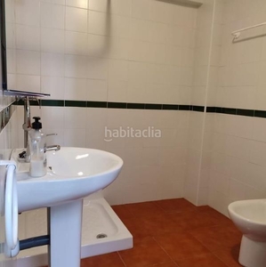 Alquiler casa adosada con 3 habitaciones amueblada en Málaga