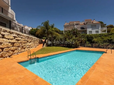 Casa adosada con 4 habitaciones con parking, piscina, calefacción, aire acondicionado y jardín en Fuengirola