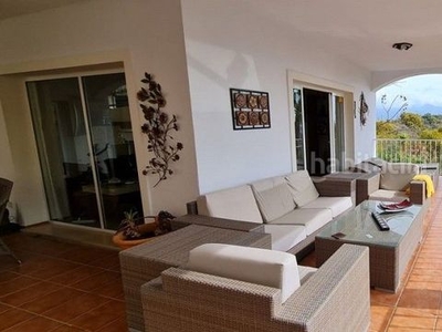 Chalet con 4 habitaciones amueblado con parking y piscina en Mijas