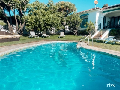 Chalet con 7 habitaciones con parking, piscina y aire acondicionado en Marbella
