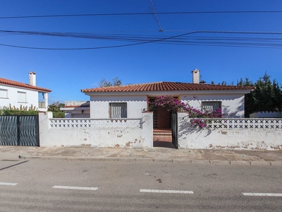 Chalet en C/ Dels Olivers, Mont-Roig del Camp (Tarragona)