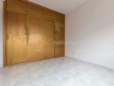 Piso con 3 habitaciones con ascensor y calefacción en Alcalá de Henares