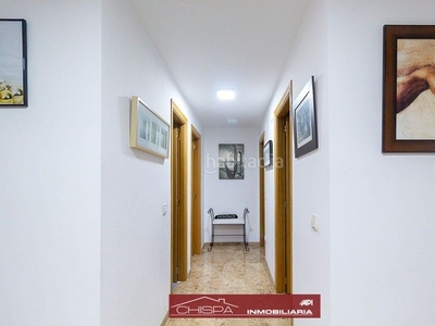 Piso de cuatro habitaciones con plaza de garaje en Náquera