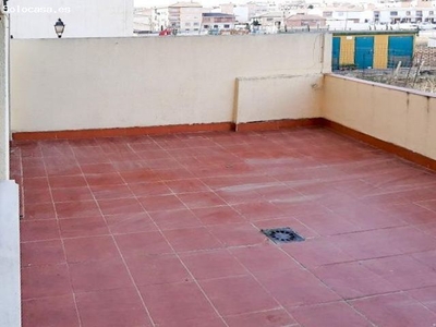Bonito apartamento con amplia terraza y patio en Las Gabias