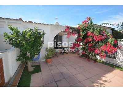 Casa adosada en venta en Lomas de Cabo Roig