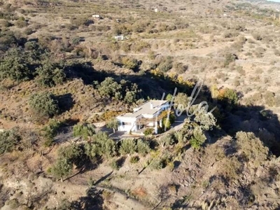 Casa con terreno en Válor