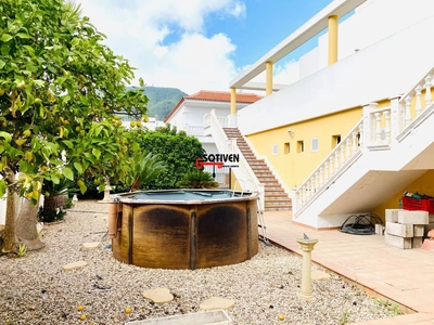 Casa en venta en Santiago del Teide, Tenerife