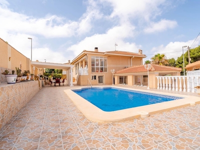 Chalet en venta en Los Balcones - Los Altos, Torrevieja, Alicante