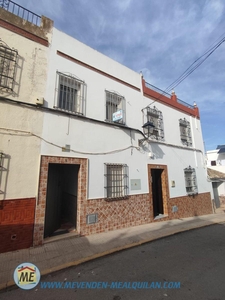 Сasa con terreno en venta en la Calle Castelar' La Puebla de Cazalla