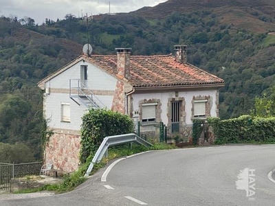 Сasa con terreno en venta en la Santuyano/San Julián' La Casa'l Monte