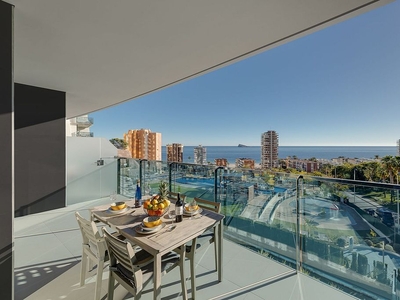 Alquiler de piso en avenida De la Vila Joiosa de 2 habitaciones con terraza y piscina